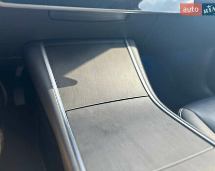 Синий Тесла Модель 3, объемом двигателя 0 л и пробегом 122 тыс. км за 18000 $, фото 19 на Automoto.ua