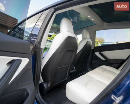 Синий Тесла Модель 3, объемом двигателя 0 л и пробегом 42 тыс. км за 18200 $, фото 17 на Automoto.ua