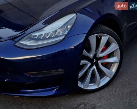 Синий Тесла Модель 3, объемом двигателя 0 л и пробегом 98 тыс. км за 18990 $, фото 17 на Automoto.ua