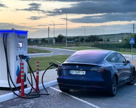 Синий Тесла Модель 3, объемом двигателя 0 л и пробегом 72 тыс. км за 19500 $, фото 3 на Automoto.ua