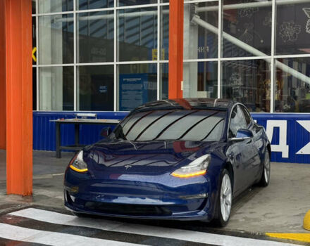 Синий Тесла Модель 3, объемом двигателя 0 л и пробегом 125 тыс. км за 16500 $, фото 4 на Automoto.ua