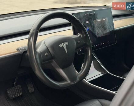 Синий Тесла Модель 3, объемом двигателя 0 л и пробегом 128 тыс. км за 15500 $, фото 28 на Automoto.ua