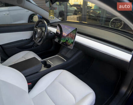 Синий Тесла Модель 3, объемом двигателя 0 л и пробегом 42 тыс. км за 18200 $, фото 19 на Automoto.ua