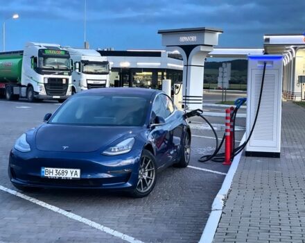 Синий Тесла Модель 3, объемом двигателя 0 л и пробегом 72 тыс. км за 19500 $, фото 2 на Automoto.ua