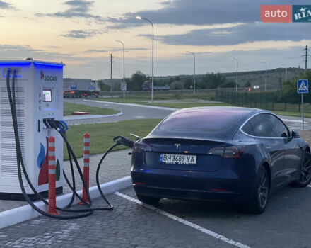 Синій Тесла Модель 3, об'ємом двигуна 0 л та пробігом 90 тис. км за 17999 $, фото 1 на Automoto.ua