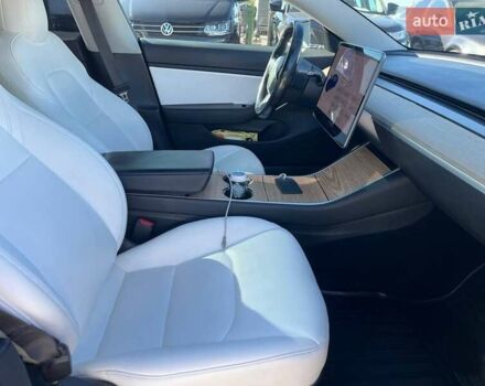 Тесла Модель 3 2018 у Львові на Automoto.ua Синій Тесла Модель 3, об'ємом двигуна 0 л та пробігом 198 тис. км за 16690 $, фото 4 на Automoto.ua