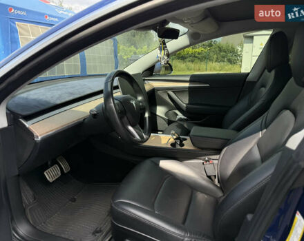 Тесла Модель 3 2018 у Києві на Automoto.ua Синій Тесла Модель 3, об'ємом двигуна 0 л та пробігом 108 тис. км за 20800 $, фото 10 на Automoto.ua
