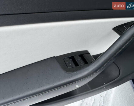 Синий Тесла Модель 3, объемом двигателя 0 л и пробегом 136 тыс. км за 17800 $, фото 10 на Automoto.ua