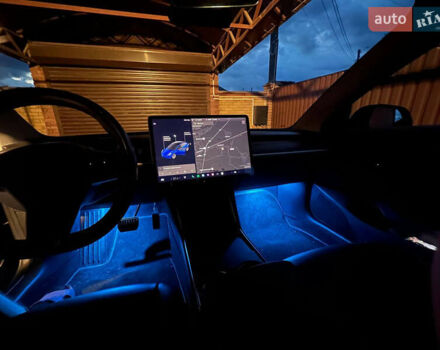 Синий Тесла Модель 3, объемом двигателя 0 л и пробегом 122 тыс. км за 18000 $, фото 4 на Automoto.ua