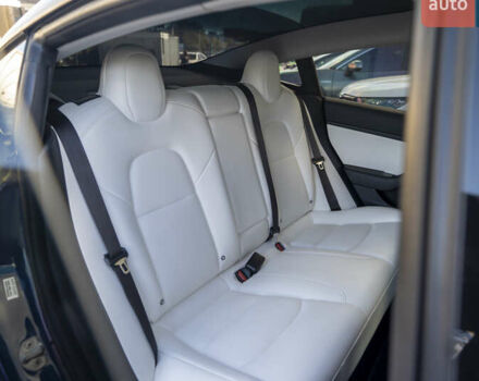 Синий Тесла Модель 3, объемом двигателя 0 л и пробегом 42 тыс. км за 18200 $, фото 18 на Automoto.ua