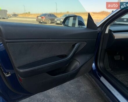 Синій Тесла Модель 3, об'ємом двигуна 0 л та пробігом 180 тис. км за 16999 $, фото 9 на Automoto.ua