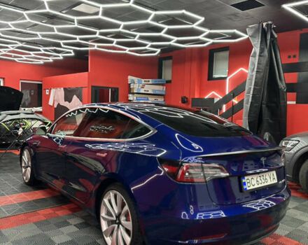 Синий Тесла Модель 3, объемом двигателя 0 л и пробегом 135 тыс. км за 12000 $, фото 4 на Automoto.ua