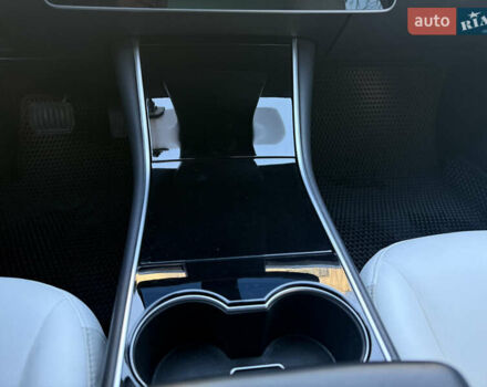 Синий Тесла Модель 3, объемом двигателя 0 л и пробегом 92 тыс. км за 15500 $, фото 20 на Automoto.ua