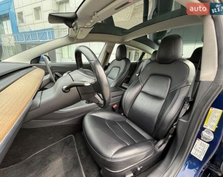 Синій Тесла Модель 3, об'ємом двигуна 0 л та пробігом 152 тис. км за 16900 $, фото 16 на Automoto.ua