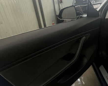 Синій Тесла Модель 3, об'ємом двигуна 0 л та пробігом 123 тис. км за 18000 $, фото 15 на Automoto.ua