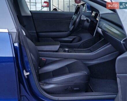 Синий Тесла Модель 3, объемом двигателя 0 л и пробегом 98 тыс. км за 18990 $, фото 49 на Automoto.ua