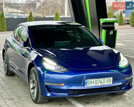 Синий Тесла Модель 3, объемом двигателя 0 л и пробегом 80 тыс. км за 15900 $, фото 2 на Automoto.ua