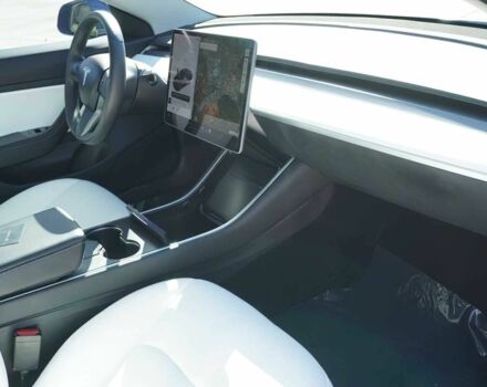 Синій Тесла Модель 3, об'ємом двигуна 0 л та пробігом 35 тис. км за 7828 $, фото 5 на Automoto.ua