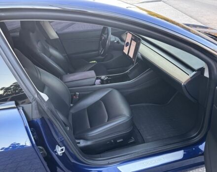 Синий Тесла Модель 3, объемом двигателя 0 л и пробегом 118 тыс. км за 16000 $, фото 13 на Automoto.ua