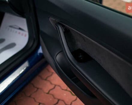 Синій Тесла Модель 3, об'ємом двигуна 0 л та пробігом 77 тис. км за 19999 $, фото 44 на Automoto.ua