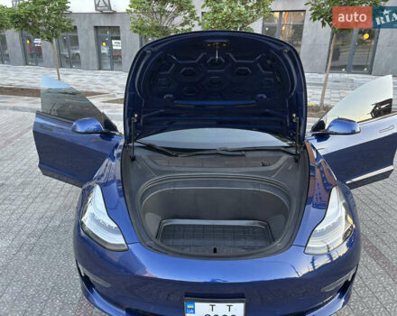 Синій Тесла Модель 3, об'ємом двигуна 0 л та пробігом 118 тис. км за 17000 $, фото 15 на Automoto.ua