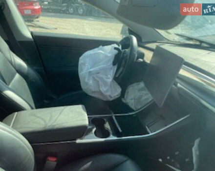 Синий Тесла Модель 3, объемом двигателя 0 л и пробегом 130 тыс. км за 13800 $, фото 10 на Automoto.ua