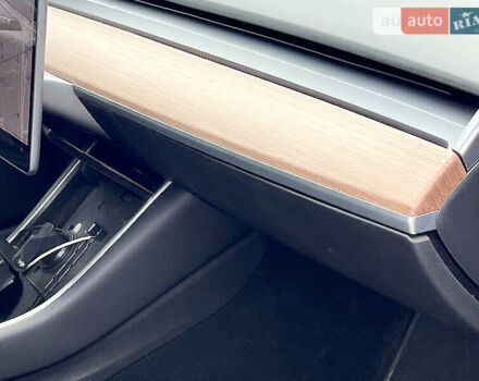 Синий Тесла Модель 3, объемом двигателя 0 л и пробегом 118 тыс. км за 21000 $, фото 17 на Automoto.ua