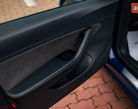 Синій Тесла Модель 3, об'ємом двигуна 0 л та пробігом 77 тис. км за 19999 $, фото 45 на Automoto.ua