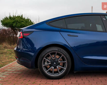 Синій Тесла Модель 3, об'ємом двигуна 0 л та пробігом 77 тис. км за 19999 $, фото 13 на Automoto.ua