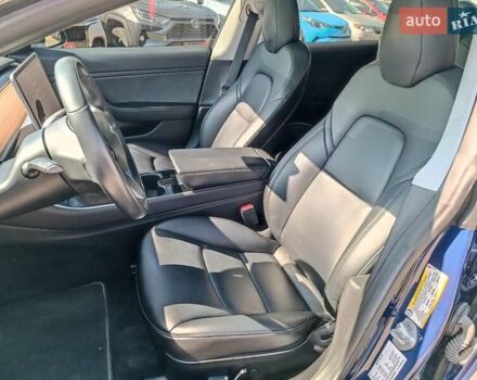 Тесла Модель 3 2019 у Харкові на Automoto.ua Синій Тесла Модель 3, об'ємом двигуна 0 л та пробігом 71 тис. км за 15430 $, фото 19 на Automoto.ua