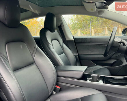 Синий Тесла Модель 3, объемом двигателя 0 л и пробегом 151 тыс. км за 17850 $, фото 16 на Automoto.ua