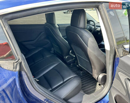 Синій Тесла Модель 3, об'ємом двигуна 0 л та пробігом 62 тис. км за 20300 $, фото 6 на Automoto.ua