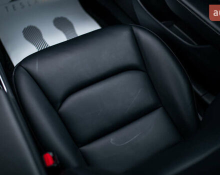 Синій Тесла Модель 3, об'ємом двигуна 0 л та пробігом 77 тис. км за 19999 $, фото 33 на Automoto.ua