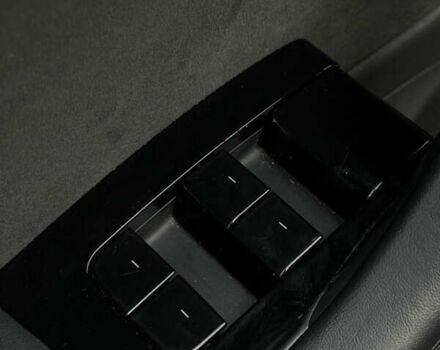 Синій Тесла Модель 3, об'ємом двигуна 0 л та пробігом 111 тис. км за 15000 $, фото 17 на Automoto.ua