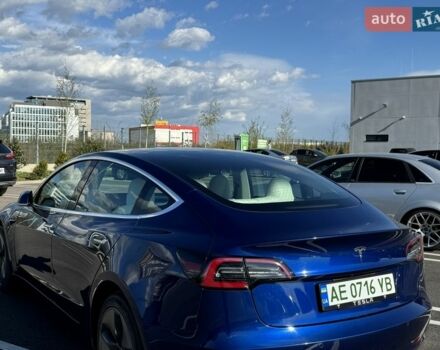 Синий Тесла Модель 3, объемом двигателя 0 л и пробегом 63 тыс. км за 16900 $, фото 7 на Automoto.ua