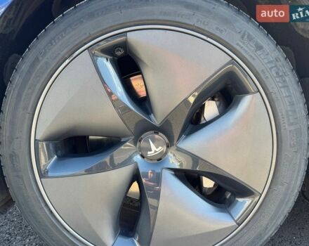 Синий Тесла Модель 3, объемом двигателя 0 л и пробегом 63 тыс. км за 16900 $, фото 13 на Automoto.ua