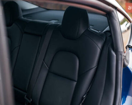 Синій Тесла Модель 3, об'ємом двигуна 0 л та пробігом 77 тис. км за 19999 $, фото 26 на Automoto.ua