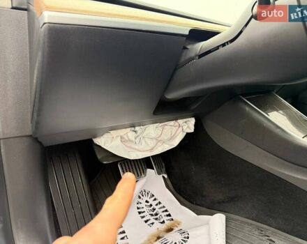 Синий Тесла Модель 3, объемом двигателя 0 л и пробегом 129 тыс. км за 12200 $, фото 20 на Automoto.ua