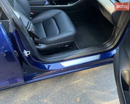 Синий Тесла Модель 3, объемом двигателя 0 л и пробегом 62 тыс. км за 13900 $, фото 18 на Automoto.ua