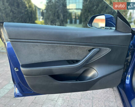 Синий Тесла Модель 3, объемом двигателя 0 л и пробегом 71 тыс. км за 17500 $, фото 52 на Automoto.ua