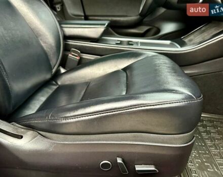 Синій Тесла Модель 3, об'ємом двигуна 0 л та пробігом 135 тис. км за 15800 $, фото 53 на Automoto.ua