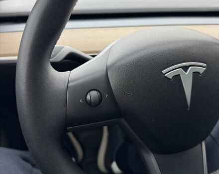 Синий Тесла Модель 3, объемом двигателя 0 л и пробегом 64 тыс. км за 19900 $, фото 33 на Automoto.ua