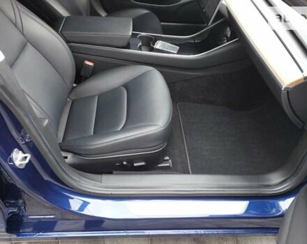Синій Тесла Модель 3, об'ємом двигуна 0 л та пробігом 77 тис. км за 19999 $, фото 31 на Automoto.ua