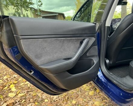 Синій Тесла Модель 3, об'ємом двигуна 0 л та пробігом 63 тис. км за 21500 $, фото 14 на Automoto.ua