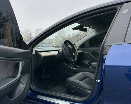 Синий Тесла Модель 3, объемом двигателя 0 л и пробегом 93 тыс. км за 20700 $, фото 20 на Automoto.ua