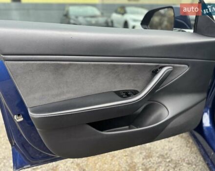 Синий Тесла Модель 3, объемом двигателя 0 л и пробегом 146 тыс. км за 19999 $, фото 13 на Automoto.ua