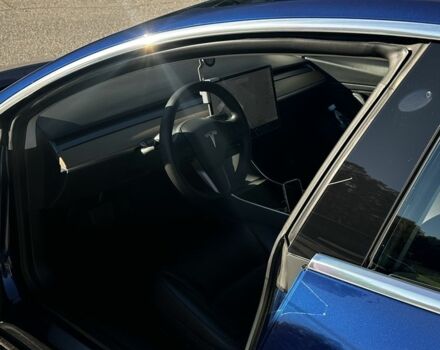 Синий Тесла Модель 3, объемом двигателя 0 л и пробегом 70 тыс. км за 23000 $, фото 2 на Automoto.ua