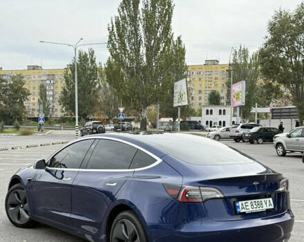 Тесла Модель 3 2020 в Днепре (Днепропетровске) на Automoto.ua Синий Тесла Модель 3, объемом двигателя 0 л и пробегом 140 тыс. км за 14900 $, фото 2 на Automoto.ua