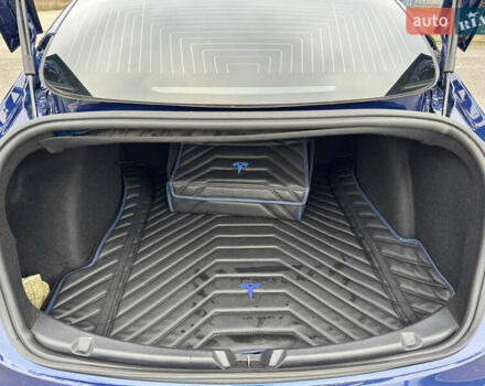 Синий Тесла Модель 3, объемом двигателя 0 л и пробегом 64 тыс. км за 19900 $, фото 21 на Automoto.ua