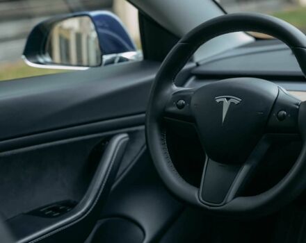 Синій Тесла Модель 3, об'ємом двигуна 0 л та пробігом 136 тис. км за 18000 $, фото 16 на Automoto.ua